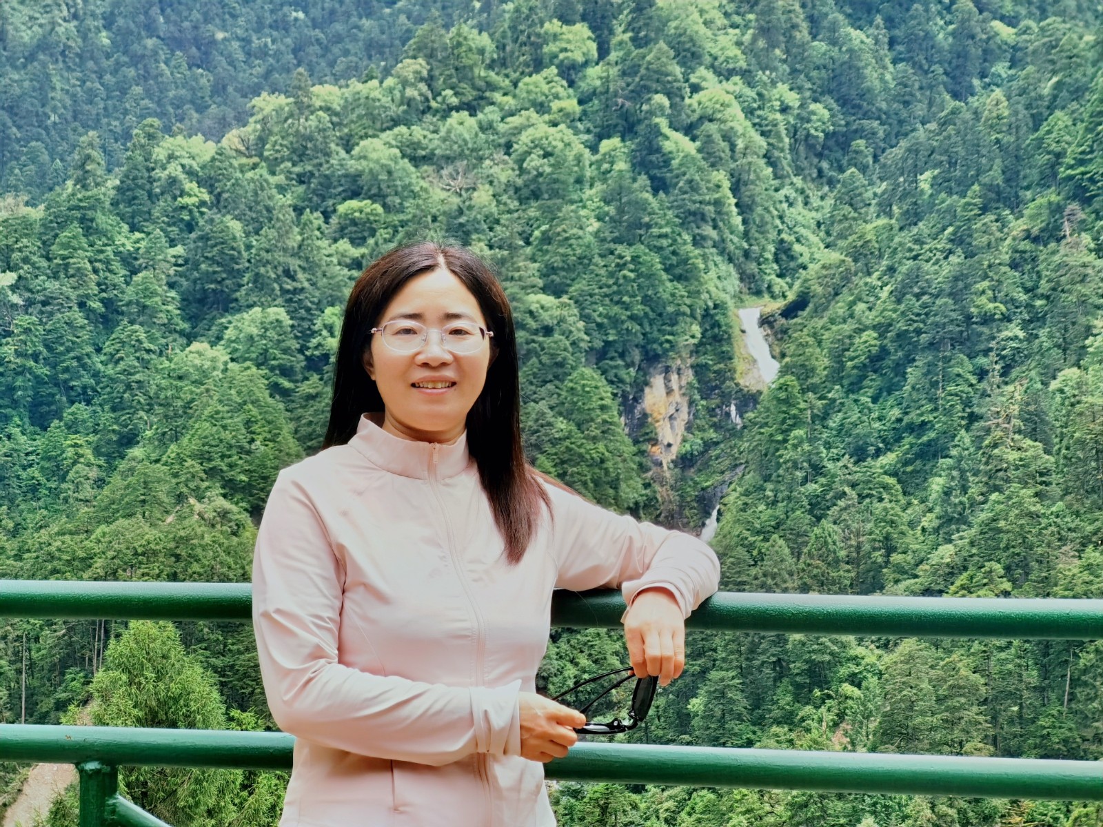 龙雪梅.jpg
